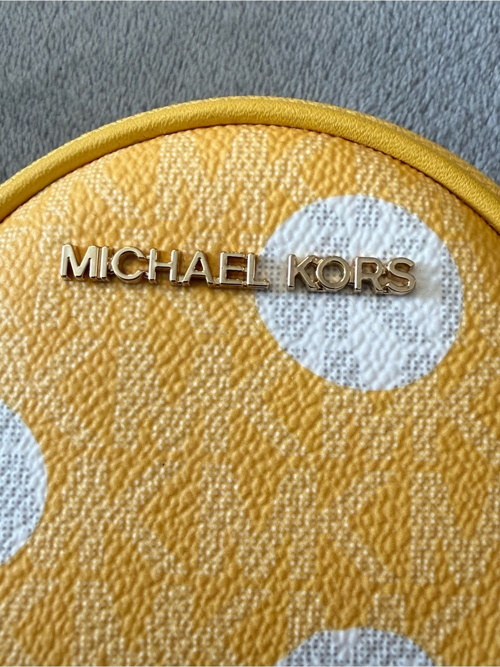Michael Kors mini keychain zip bag yellow and white NWT - Picture 3 of 6